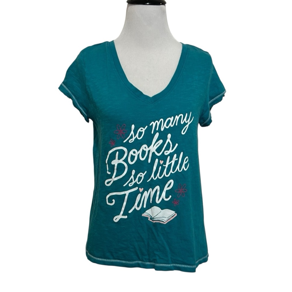 5/$30 Little blue house medium bookish T shirt